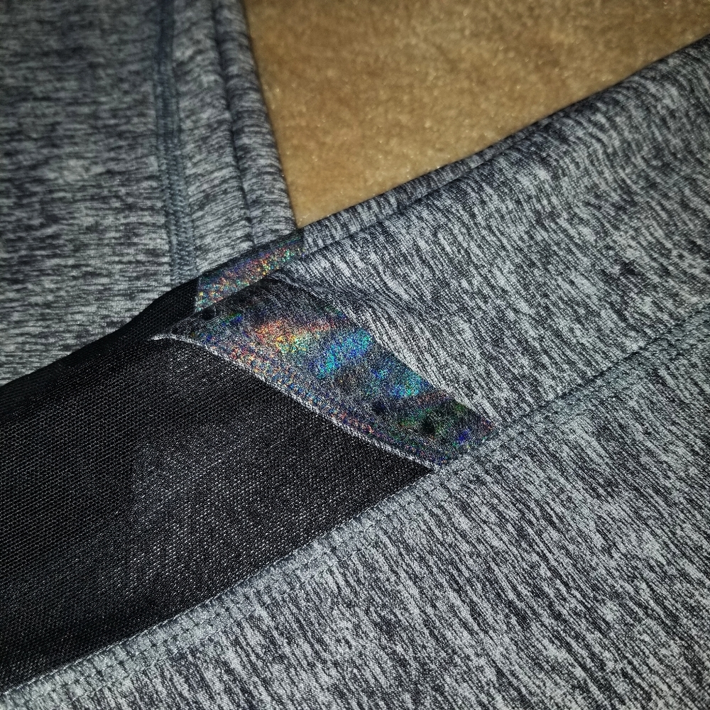 SOLD NWOT PINK holographic ultimate leggings sz lg - Picture 2 of 7